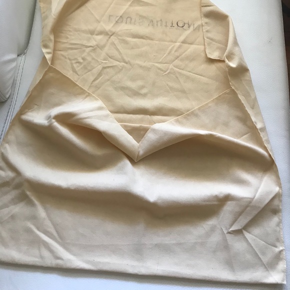 NewLOUIS VUITTON EnvelopeStorage Bag.Bag/Boots Offers accept.Willing to negotiat - Picture 4 of 10